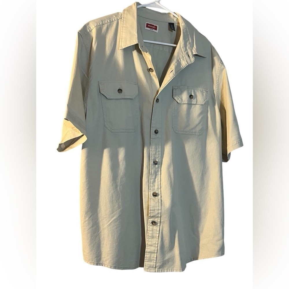 Wrangler men khaki workwear trucker tan button down camp sht sleeve shirt Large‎